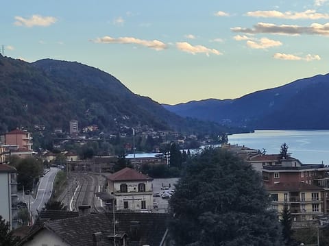 City view, Lake view