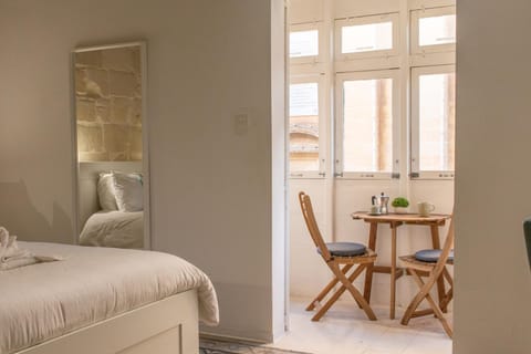 Bed, Dining area, Bedroom