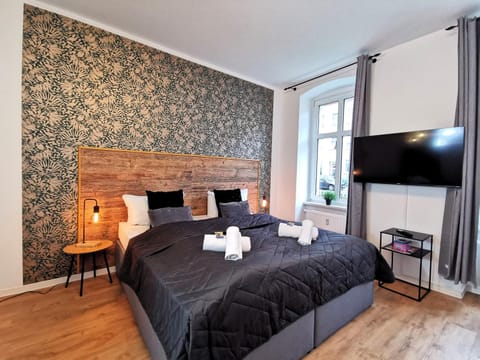 Communal lounge/ TV room, Bed, TV and multimedia, Photo of the whole room, Bedroom, towels