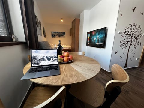 TV and multimedia, Living room, Dining area