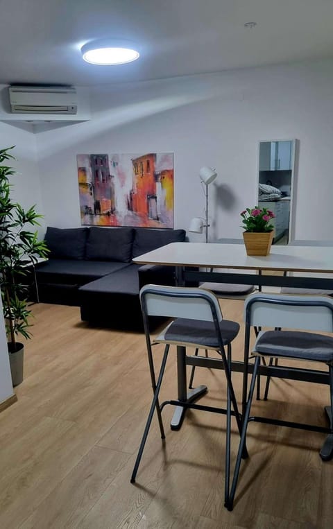 Living room, Seating area, air conditioner