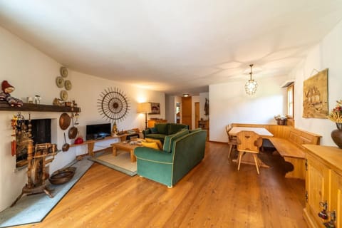 Communal lounge/ TV room, Living room