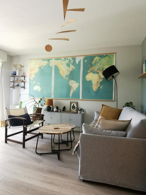 Living room, Seating area