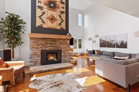Living room, Seating area, flat iron