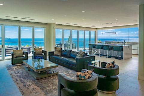 La Jolla Paradise with Ocean Views Pool and Spa House in La Jolla