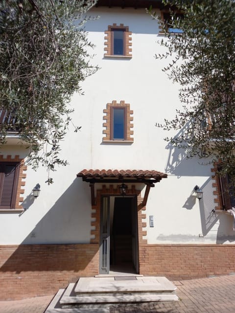Property building, Facade/entrance