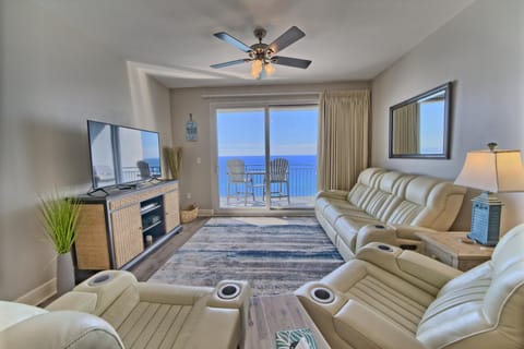 TV and multimedia, Living room, Seating area, Evening entertainment, Sea view