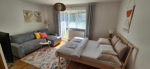 Living room, Photo of the whole room, Bedroom