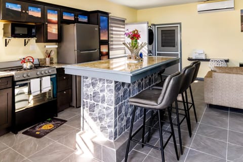 Living room, Dining area, minibar, pet friendly