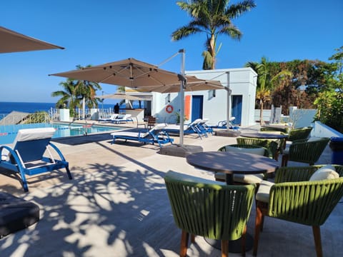 Day, Natural landscape, Pool view, Sea view, Swimming pool, sunbed