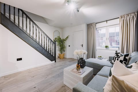 SleepLuxury ApartHOUSE House in Glasgow