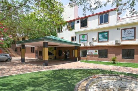 Property building, Day