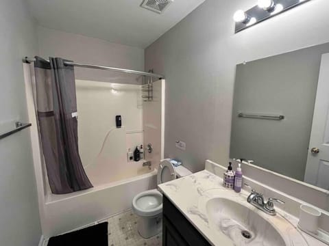 Shower, Toilet, Bathroom, Bath