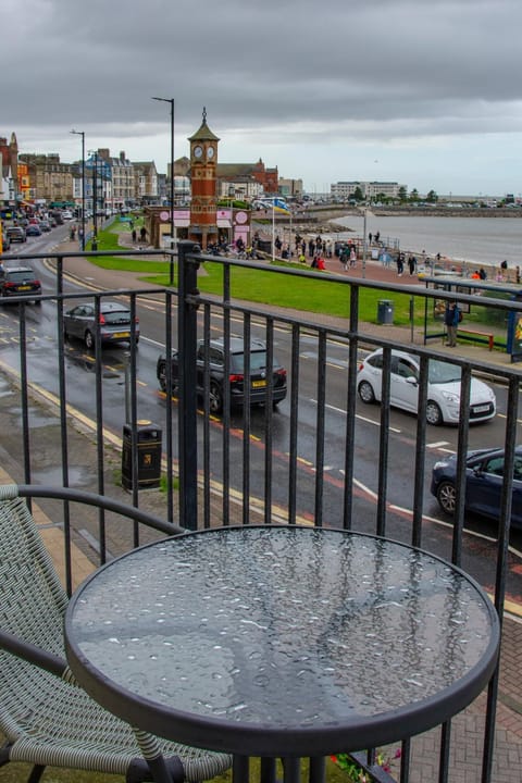 Morecambe Central balcony with sea view Apartment in Morecambe