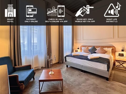Bed, Photo of the whole room, Seating area, Bedroom