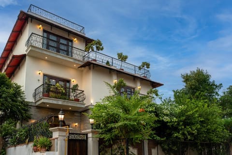 Property building, View (from property/room), Balcony/Terrace, Garden view