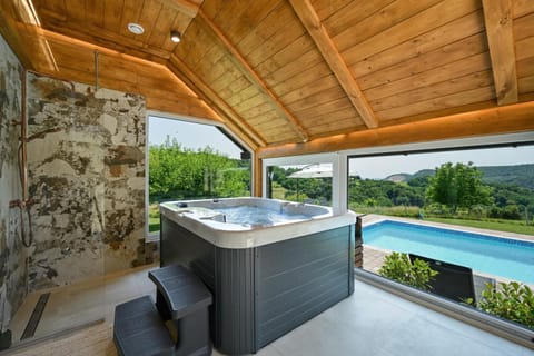 Day, Natural landscape, Hot Tub, Hot Tub, Spa and wellness centre/facilities, Mountain view, Pool view