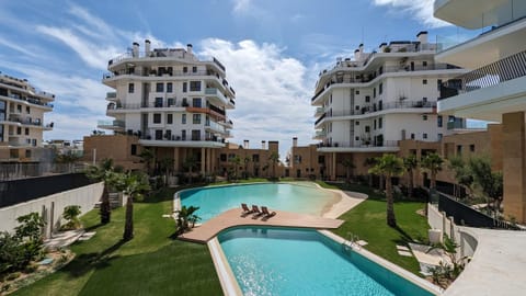 Property building, Swimming pool, Swimming pool
