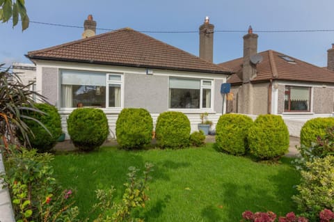 GuestReady - Tranquil Retreat in Kimmage House in Dublin