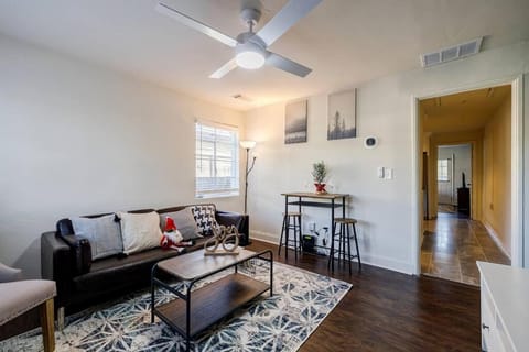 Living room, Seating area, fireplace