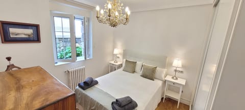 Bed, Photo of the whole room, Bedroom, internet