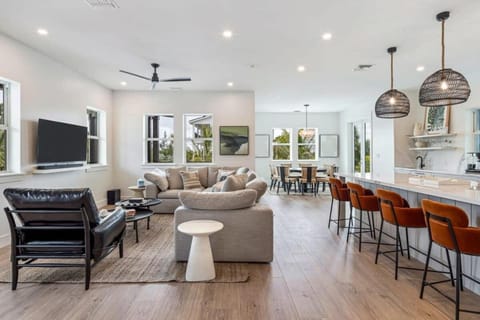 New The Windrose House - Pool & Pets House in Stock Island