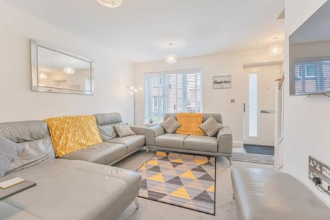 Modern 1 Bedroom House in Burton-on-Trent Apartment in Burton upon Trent