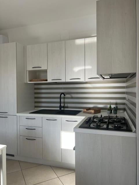 Kitchen or kitchenette, pet friendly, stove