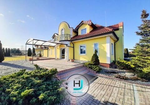 Property building, Day