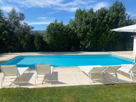 Day, Natural landscape, Swimming pool, sunbed
