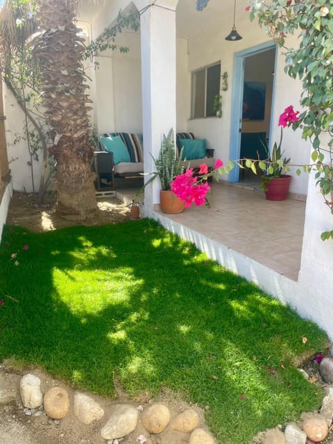 Property building, Garden, Balcony/Terrace, Garden view