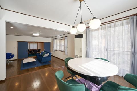 Living room, Seating area, Dining area
