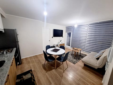 Communal lounge/ TV room, TV and multimedia, Dining area