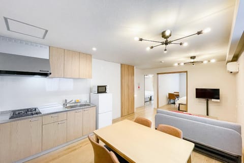 TV and multimedia, Kitchen or kitchenette, Living room, Seating area, Dining area, minibar