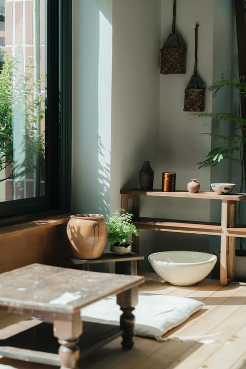 Seating area, Dining area