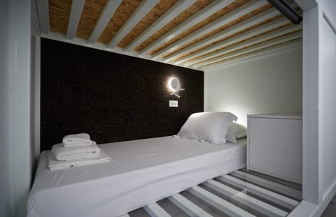 Hostel 16 Oia Hostel in Oia