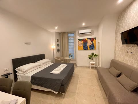 Bed, TV and multimedia
