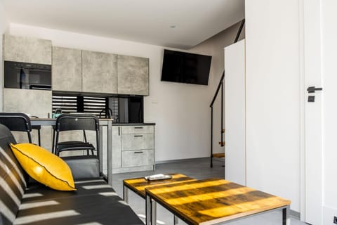 TV and multimedia, Kitchen or kitchenette, Living room, Seating area, Dining area, oven