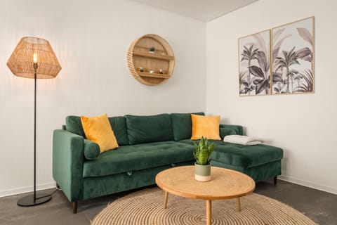 Communal lounge/ TV room, TV and multimedia, Living room, Seating area