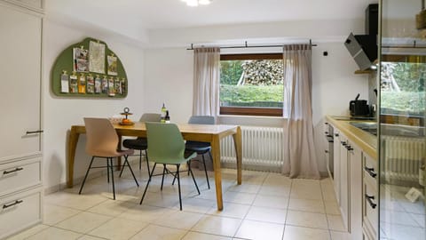 Property building, Kitchen or kitchenette, Living room