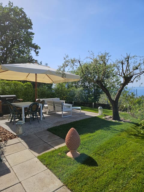 Patio, BBQ facilities, Garden