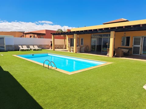 Day, Garden, Pool view, Swimming pool, Swimming pool, sunbed