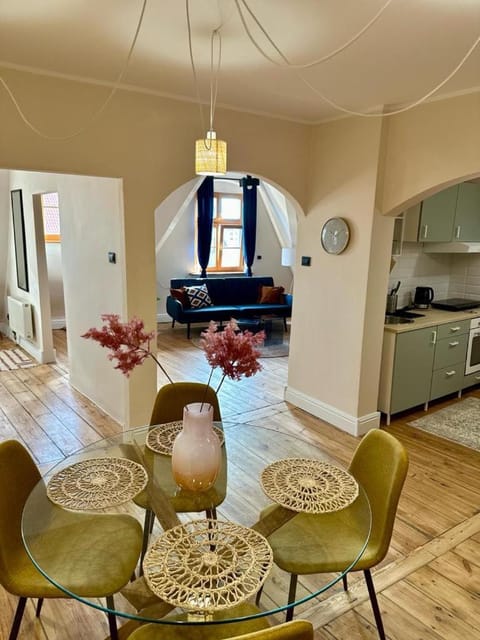 Living room, Dining area, Bedroom