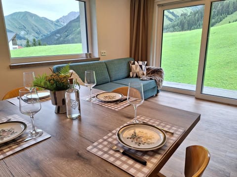 Natural landscape, Living room, Seating area, Dining area, Mountain view