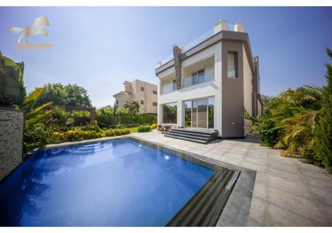 Property building, Patio, Day, Garden, Pool view, Swimming pool