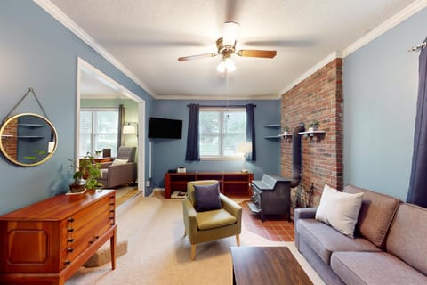 Highlander's Retreat House in Mills River