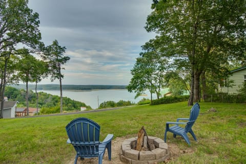 Lake-View Mountain Home Retreat with Fire Pit! House in Norfork Lake