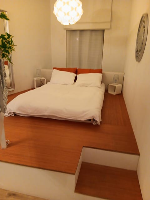 The Luxury White Suite Apartment in Charleroi