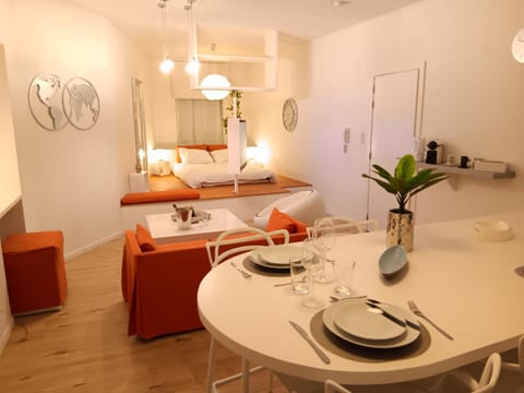 The Luxury White Suite Apartment in Charleroi