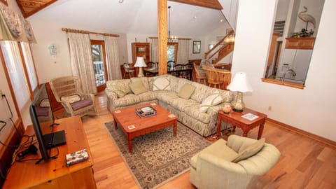 Oceanside, Hot Tub, Close to Beach and Community Amenities- 137, Sandpiper House in Corolla